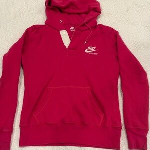 Nike Sportswear Crimson Pullover